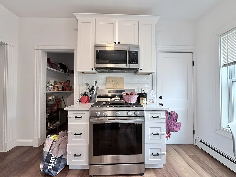 38 Woodford St #3 — Photo 7