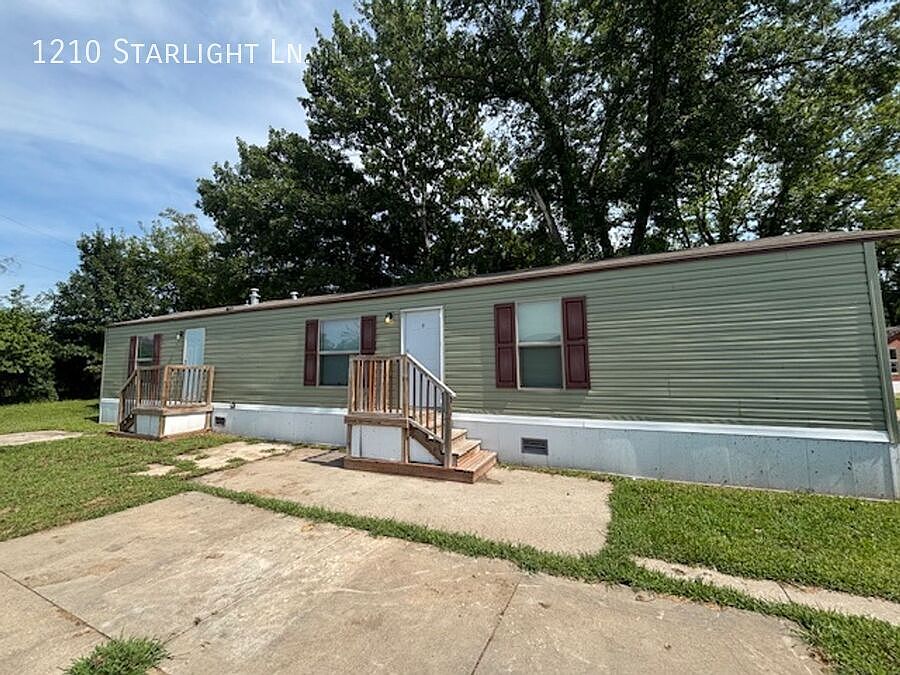 1st image of 1210 NW Starlight Ln