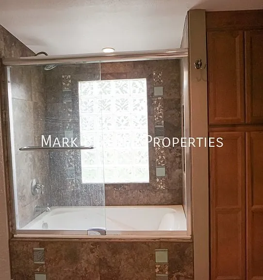 332 E Pierce St — Photo 11