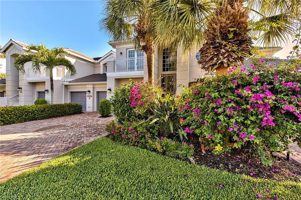 3 bed, 3.0 bath, 2474 sqft, $9,500 — Photo 2