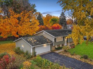 3061 Patton Rd, Roseville, MN 55113