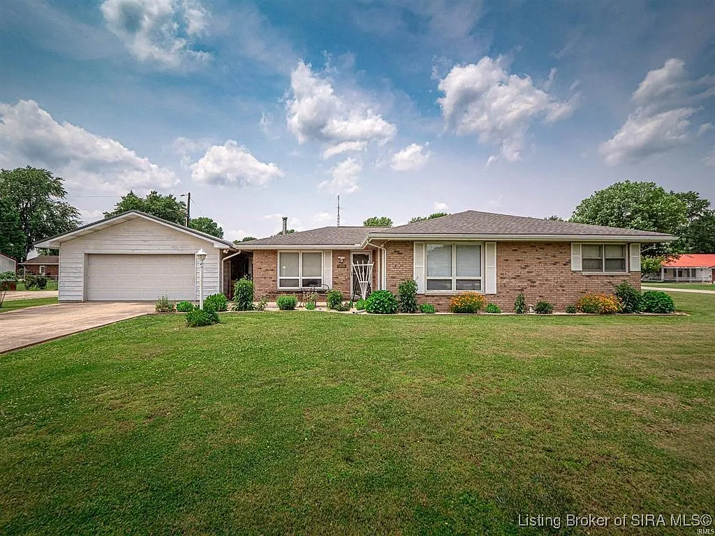 1220 N Meadowbrook Lane photo 1