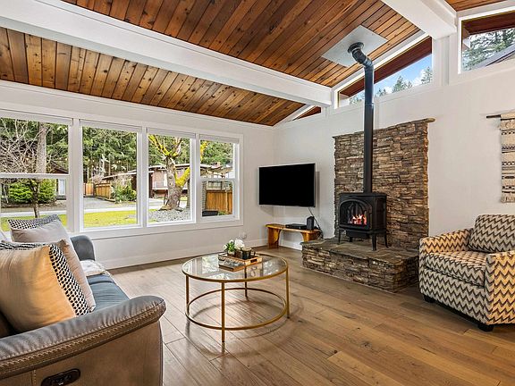 2nd image of 649 Mountain View Rd