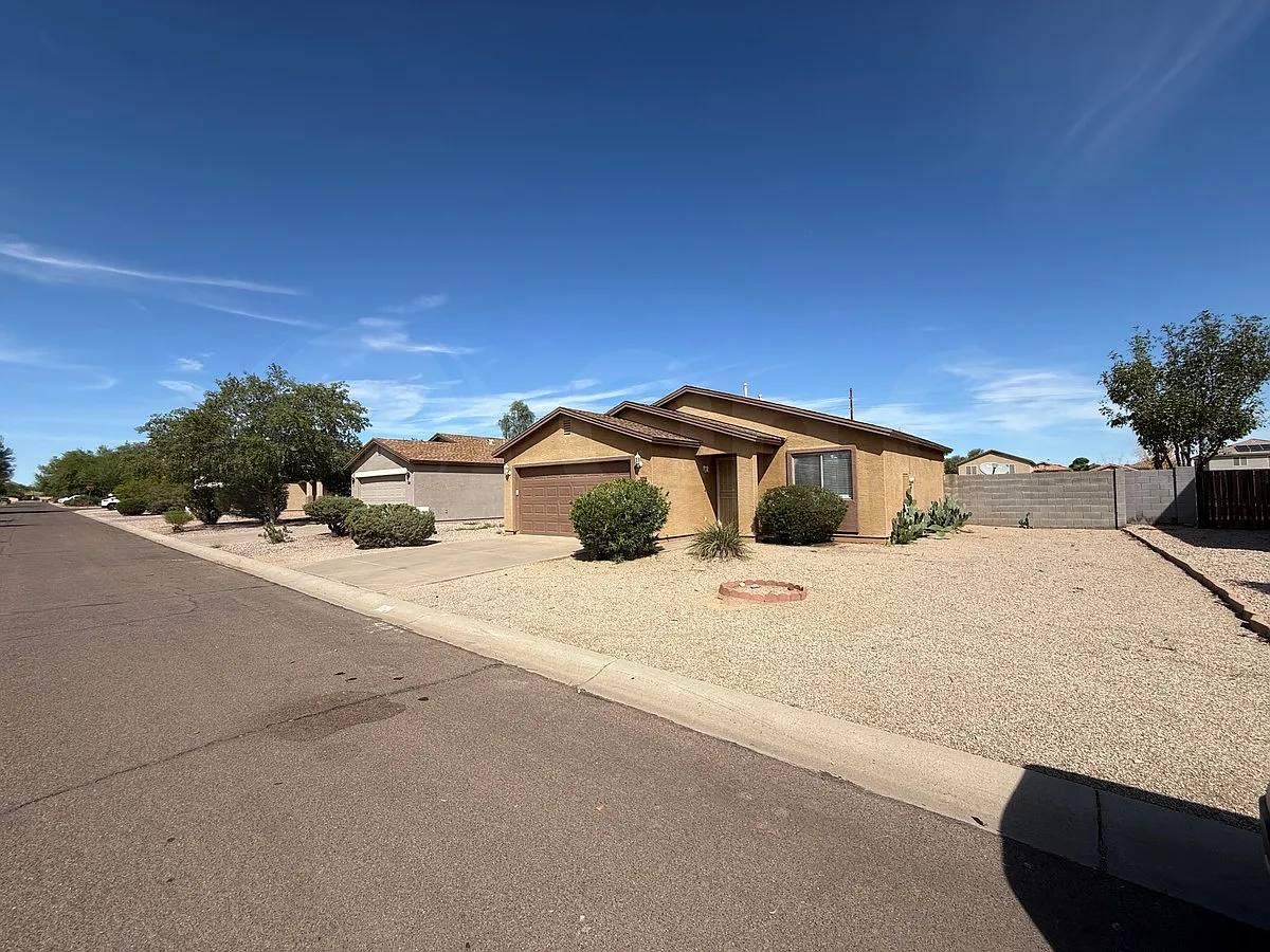 2 bed, 2.0 bath, 970 sqft, $1,650 — Photo 2