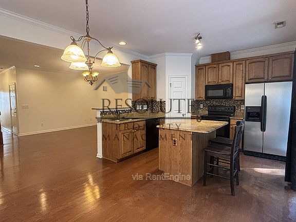 3rd image of 318 Anterbury Dr