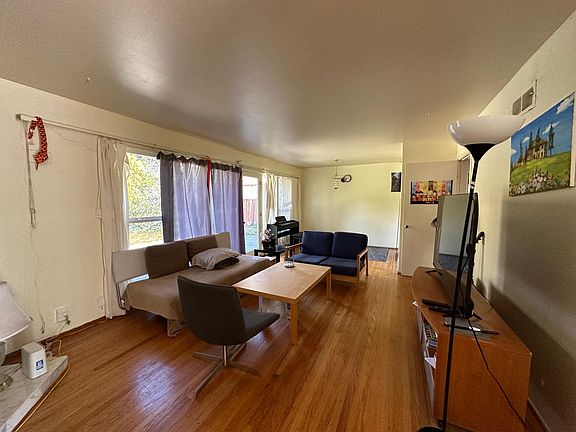 3rd image of 4217 Mackay Dr