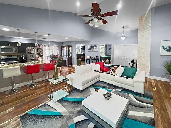 5th image of 7325 NW 54th St #0