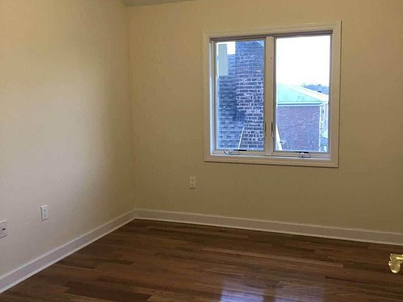 3rd image of 1524 Murray St #1