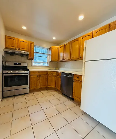 2207 Parsons Blvd #1 — Photo 1
