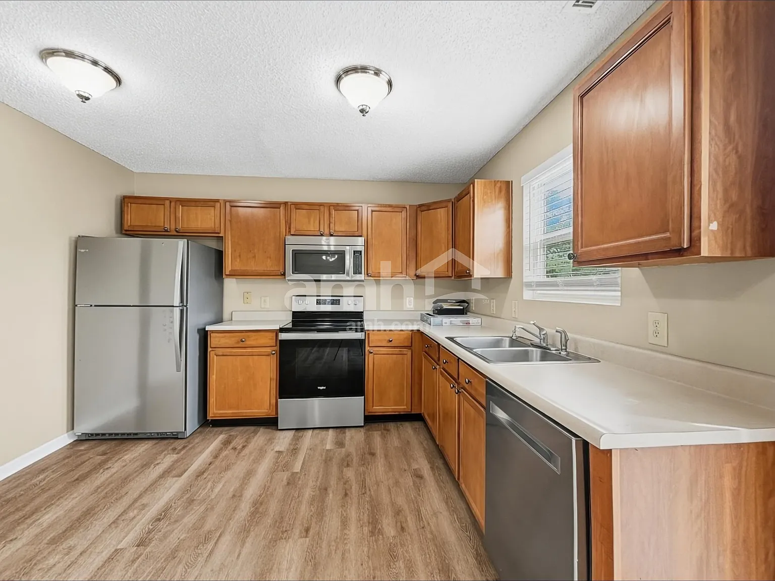 3 bed, 2.5 bath, 1852 sqft, $1,940 — Photo 4