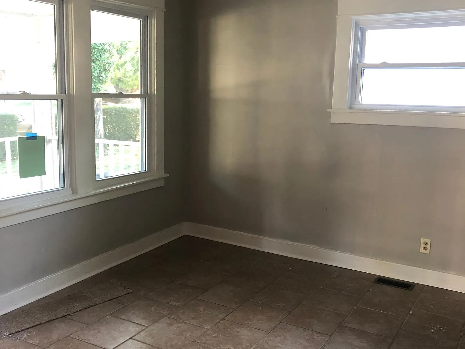 3 bed, 1000 sqft, $1,385 — Photo 4