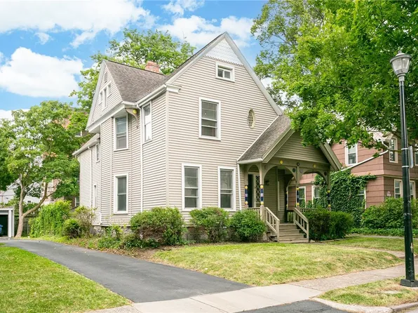 39 Brighton St, Rochester, NY 14607