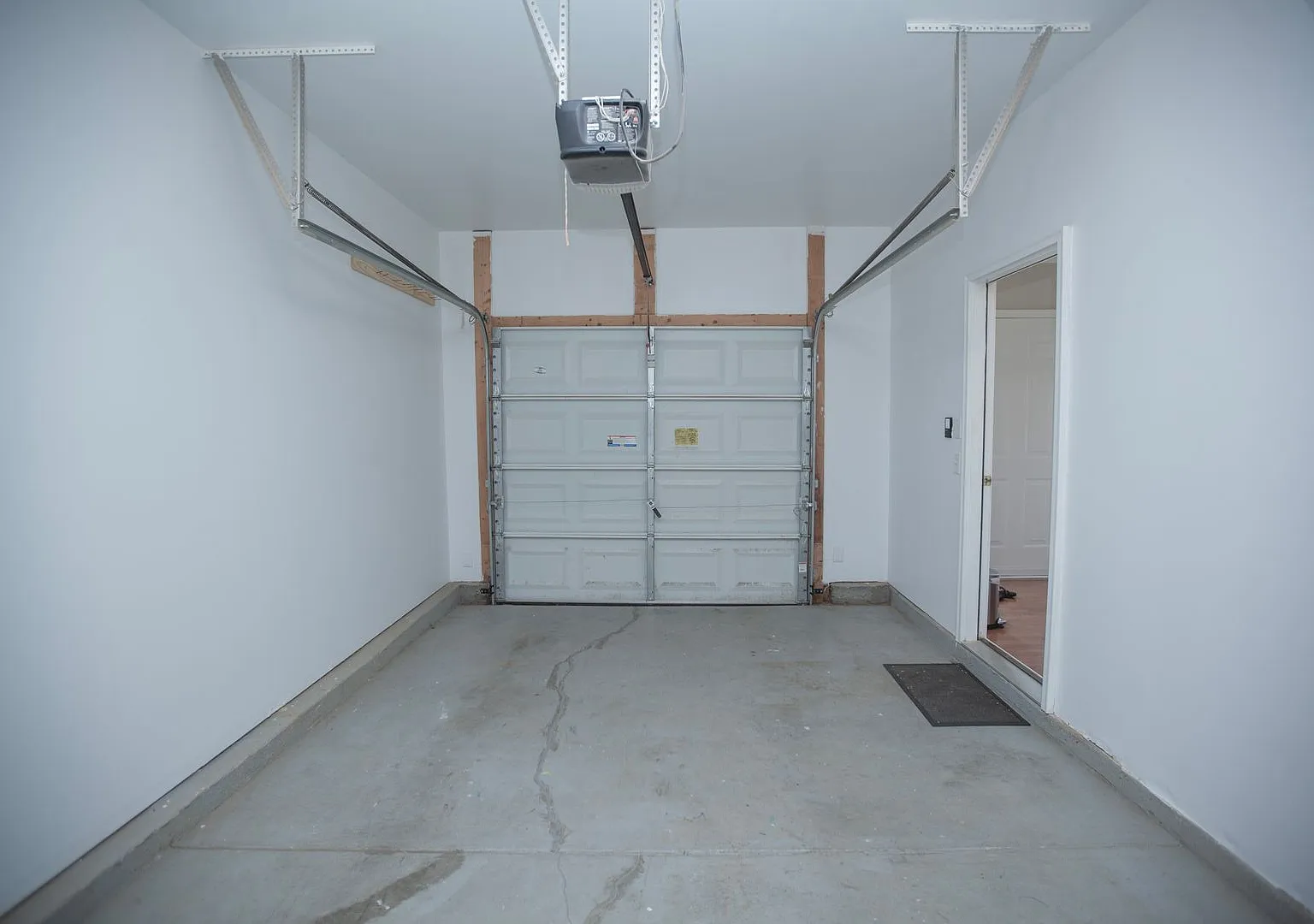 2 Bedroom 2.5 Bath with Lake View in Morrisville, NC! — Photo 3