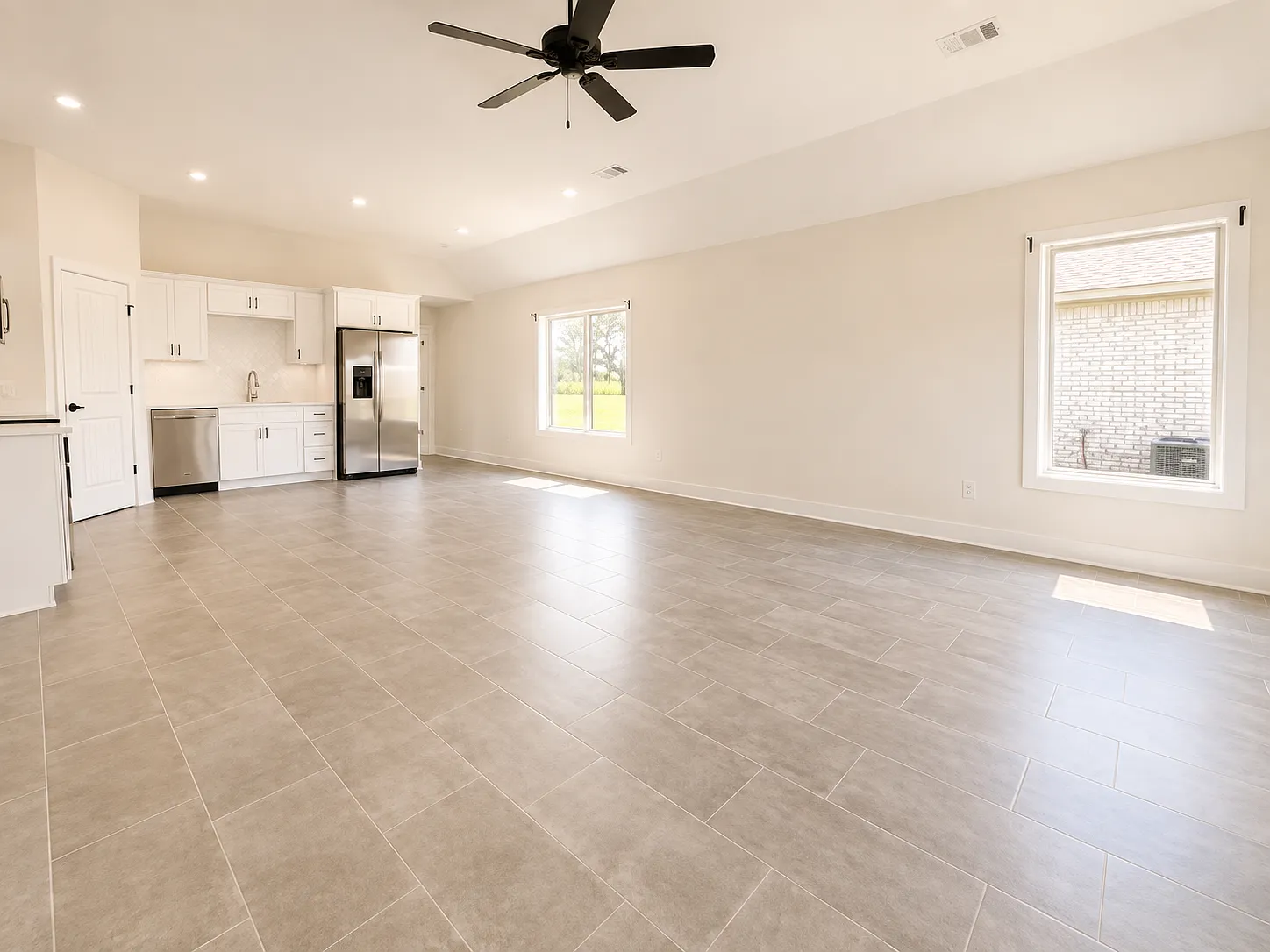 3 bed, $1,800 — Photo 3
