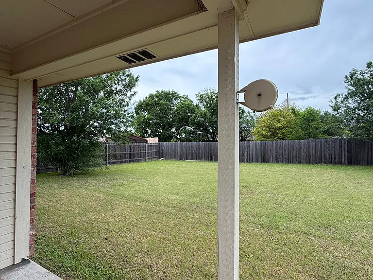 404 Kylar St — Photo 36
