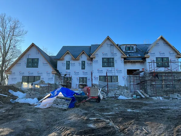 33 Abbey Woods Dr, Barrington Hills, IL 60010