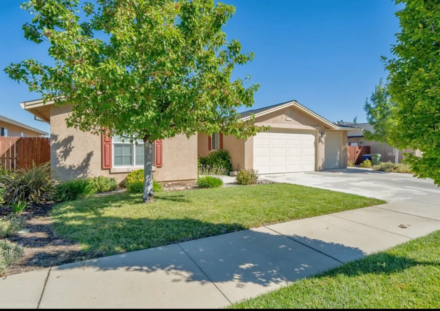 4 bed, 1981 sqft, $3,750 — Photo 2