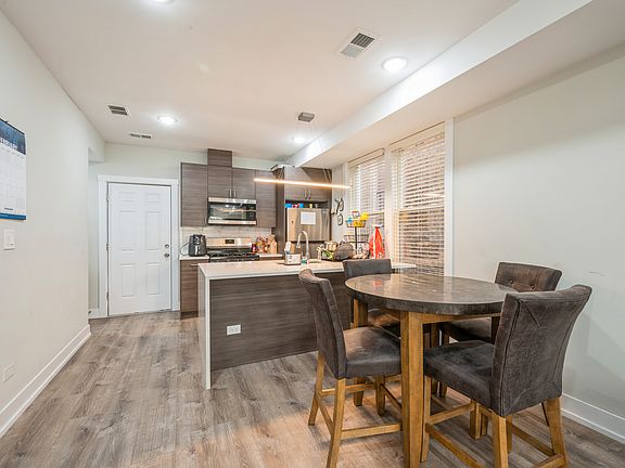 4th image of 2237 S Sacramento Ave #2