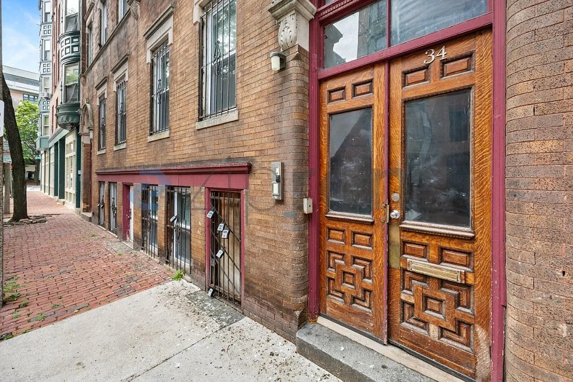 3 bed, 800 sqft, $4,100 — Photo 2