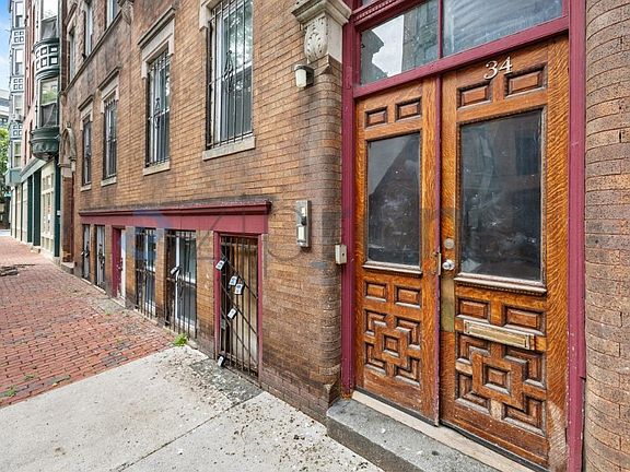 2nd image of 34 Cunard St #3