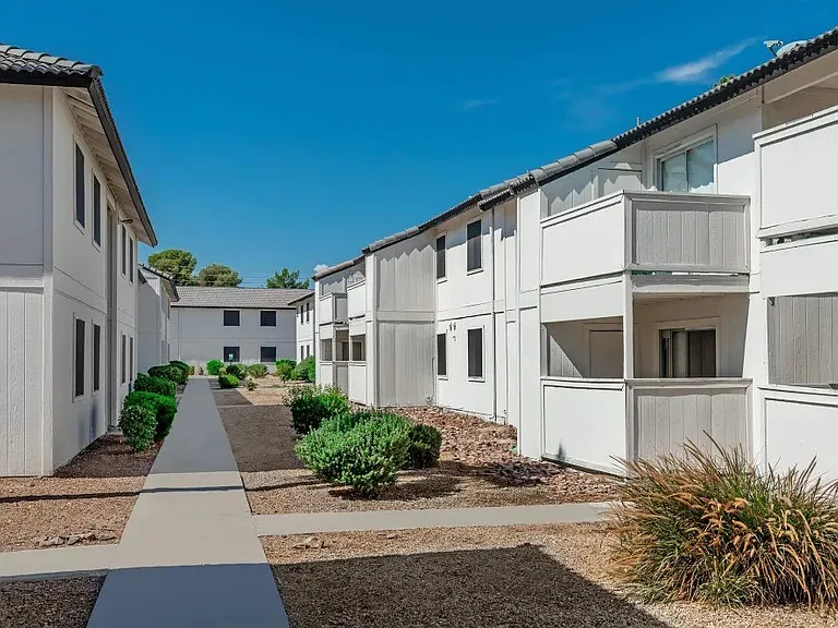 Jolt Apartments — Photo 7