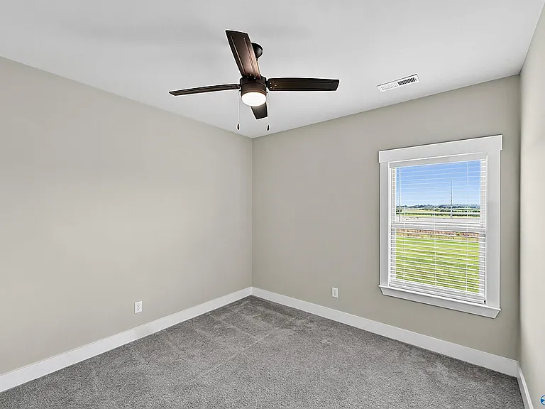 114 Hudson River Dr — Photo 32