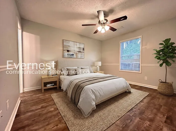 1336 Yorkshire Ln — Photo 4