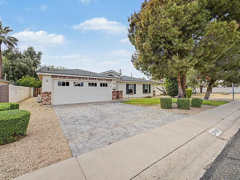 3414 N 44th Pl — Photo 1