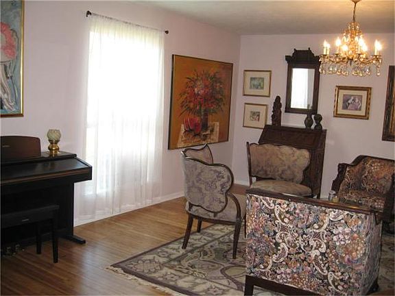 Formal Living/ Bamboo Flooring