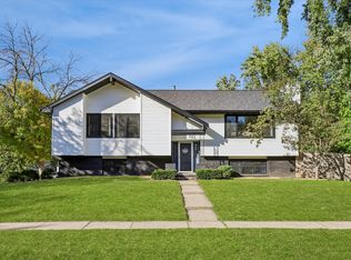 1607 Rio Valley Dr, Clive, IA 50325