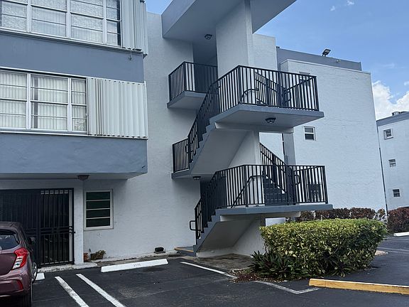 5th image of 2460 SW 18th St #1106