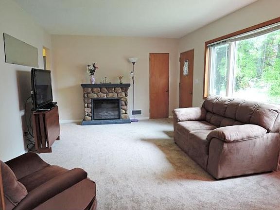 4th image of 1420 Hemlock Ave