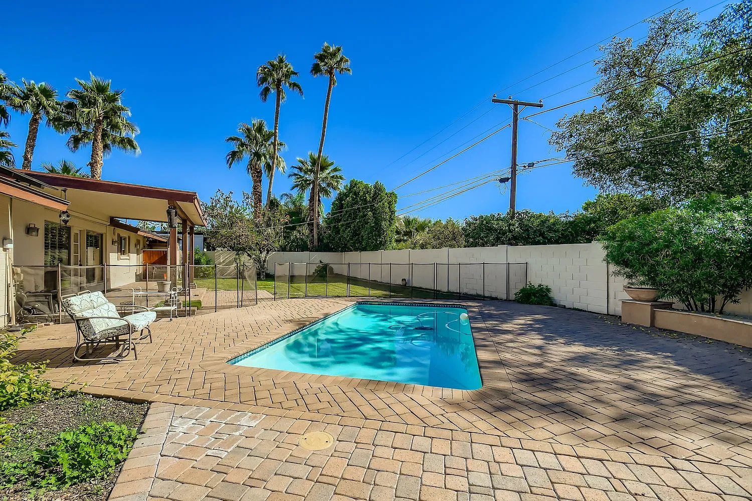 3 bed, 2074 sqft, $3,300 — Photo 3