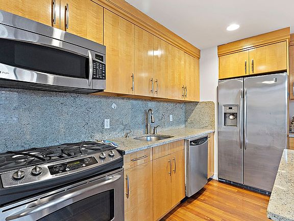 4th image of 161 E 110th St APT 8-A