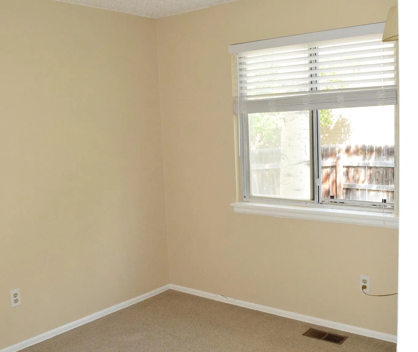 4 bed, 1790 sqft, $2,575 — Photo 4