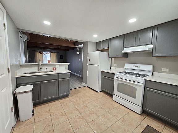 4th image of 319 Meadow Green Ln