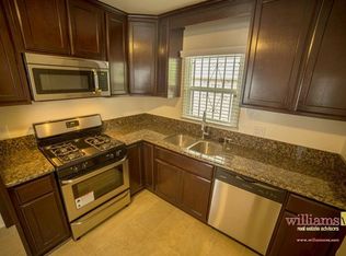 6923 S La Cienega Blvd, Los Angeles, CA 90045