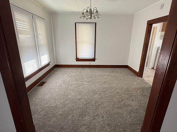 5th image of 229 N Crosby St