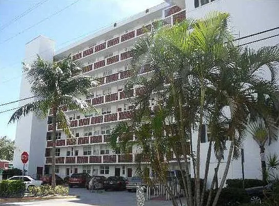 2 bed, 1025 sqft, $2,400 — Photo 4