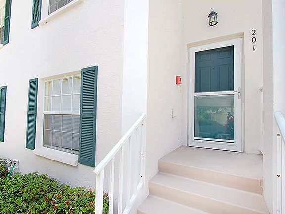 2nd image of 819 Montrose Dr Unit 201