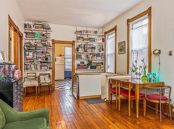 3rd image of 3407 N Bosworth Ave #1