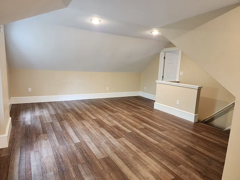 1113 E. King St. — Photo 12