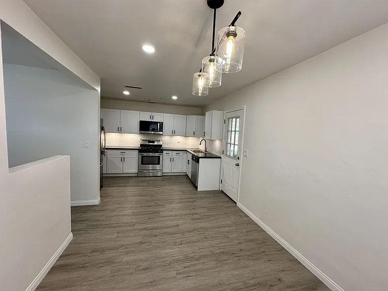 13239 Idyl Dr — Photo 4