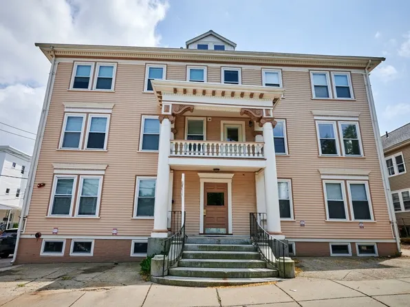 20 Moraine St APT 4, Belmont, MA 02478
