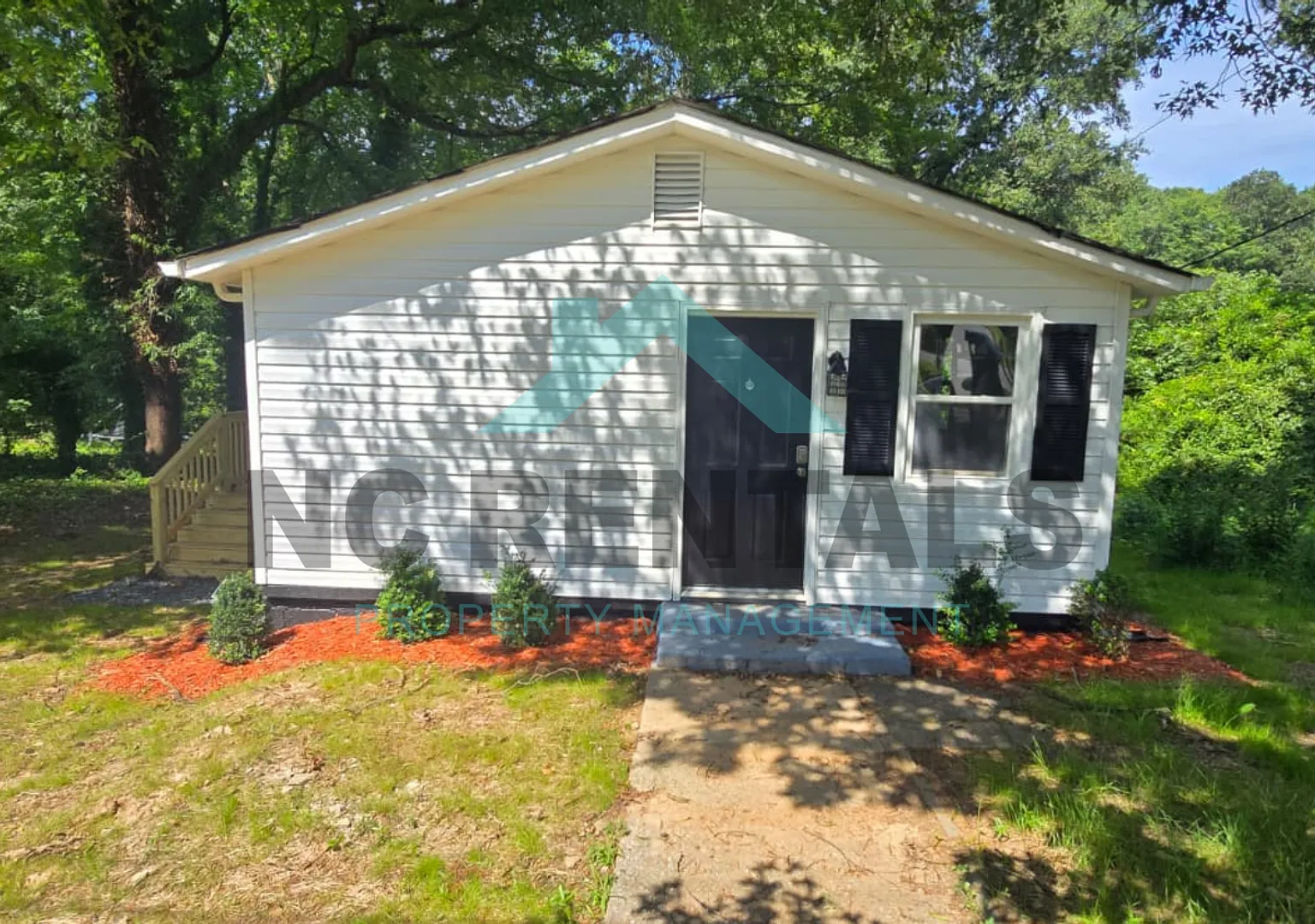 Inviting & Spacious 3-Bed, 2-Bath Home | 1041 Short St, Salisbury, NC — Photo 1