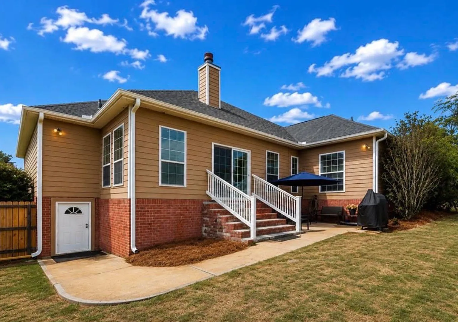 4004 Grey Oak Drive — Photo 2