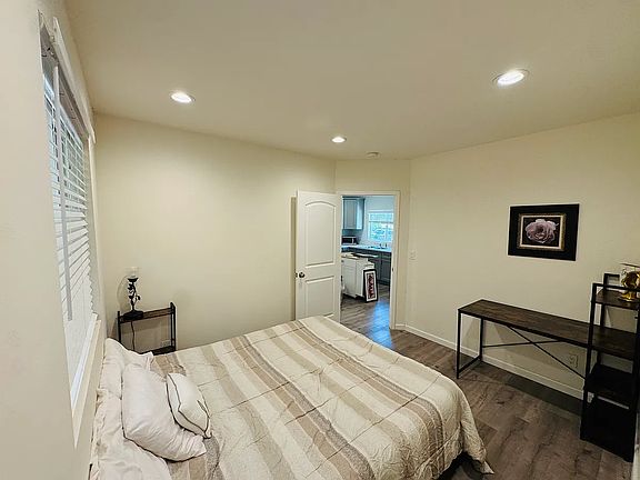 4th image of 5059B Ludgate Dr