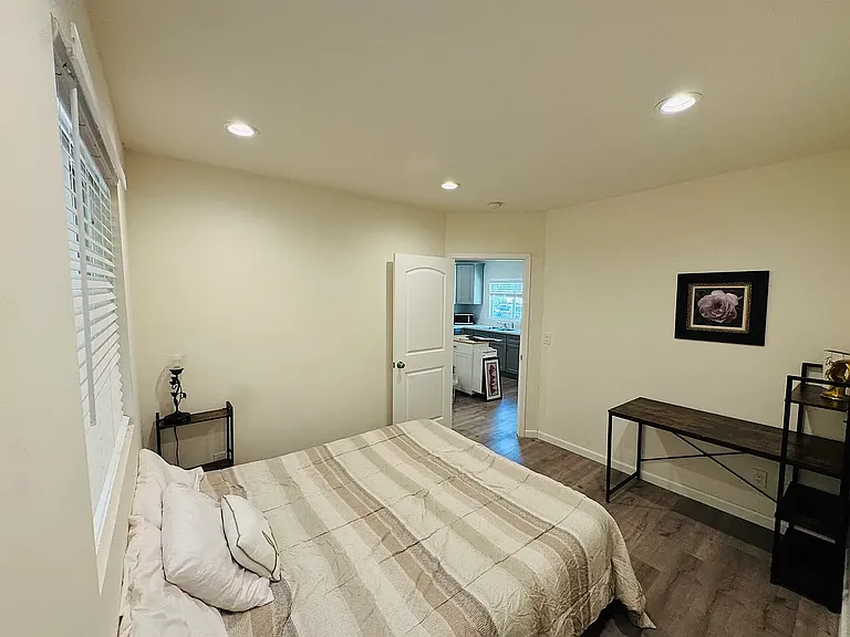 5059B Ludgate Dr — Photo 4
