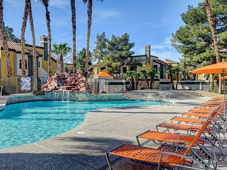 Desert Vistas Apartments — Photo 15