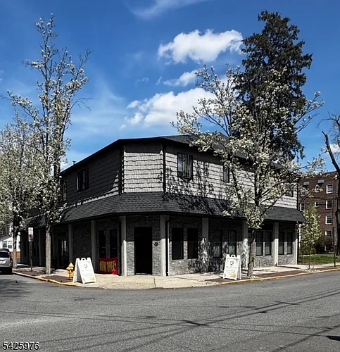 3 Edgewood Rd Photo 1